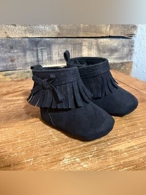 Laura Ashley ~ Baby Infant Moccasins Black Fringe Zip Up size 2